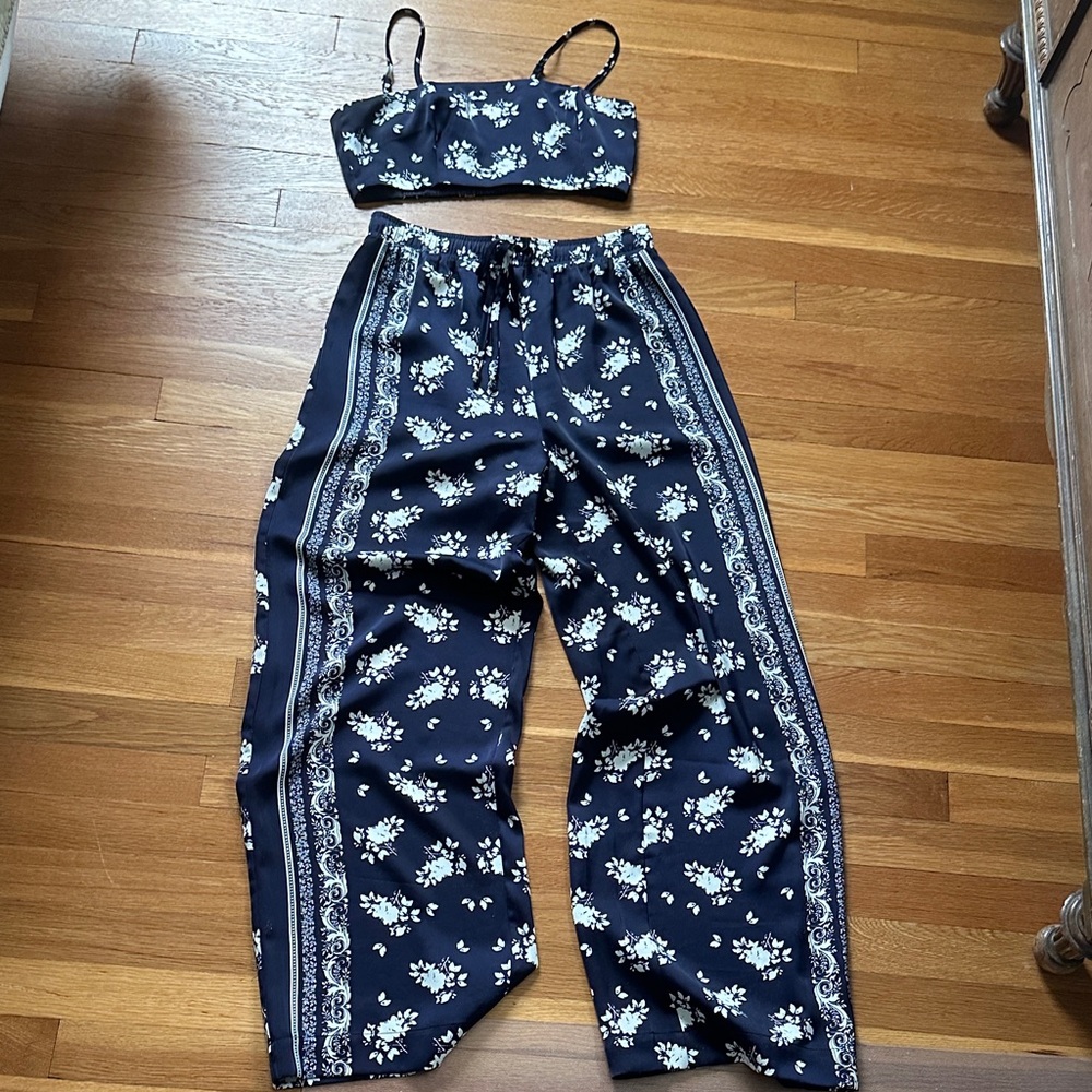 House of Harlow 1960 Navy Floral Wide Leg Pants & Crop Top Set